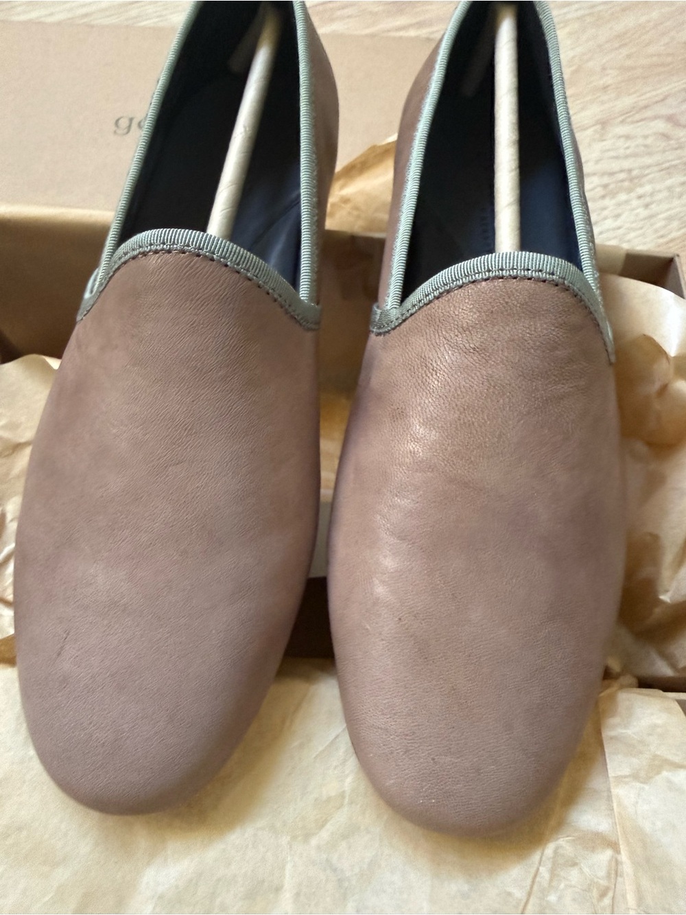 Gentle Soul by Kenneth Cole  Slip-On Casual Loafers in Taupe Sz 7.5 New